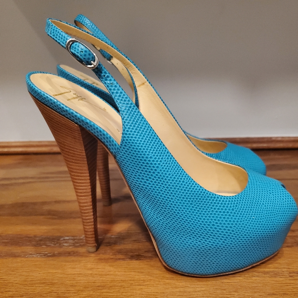 Heels - Picture 2 of 5